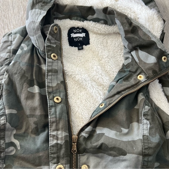 Camouflage print jacket Vest - Womens - large - Camo - Picture 6 of 7